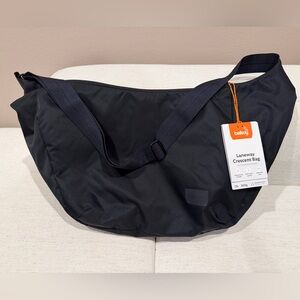 NWT Bellroy Laneway Crescent Crossbody laptop bag 12L